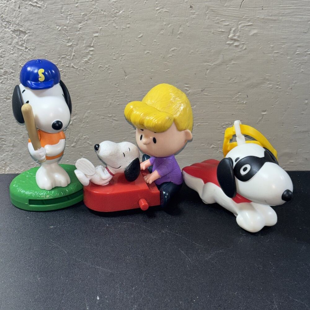 3 Charlie Brown And Snoopy McDonald's Toys